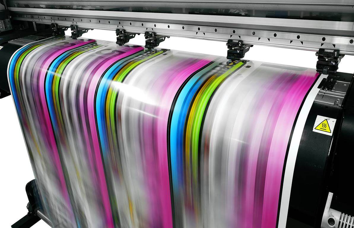 An up close image of a chemist using labratory equipment.